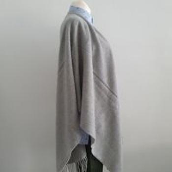 Preview: Poncho / Cape mit Kaschmir in Grau