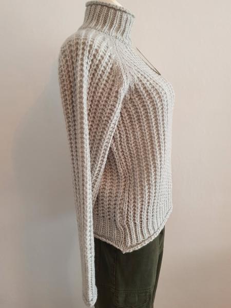 Merinopullover mit Stehkragen in Silbergrau